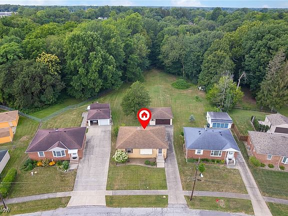 3rd image of 467 Karen Dr