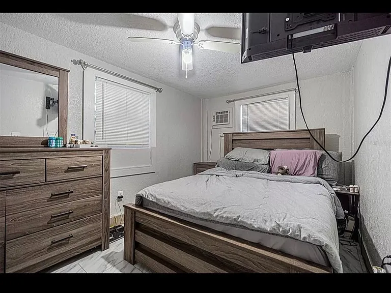 3308 N Avon Ave — Photo 5