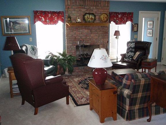 4th image of 10710 Baneberry Ln