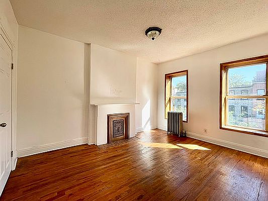 4th image of 150 Halsey St #3