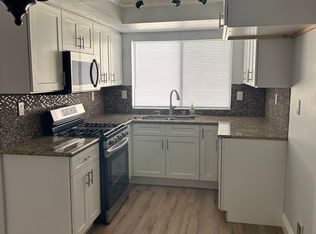 11936 207th St APT B, Lakewood, CA 90715