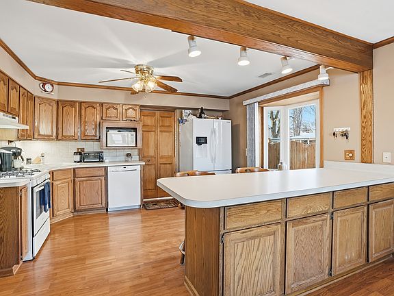 5th image of 10936 McVicker Ave