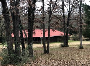 4724 Winding Rd, Hearne, TX 77859