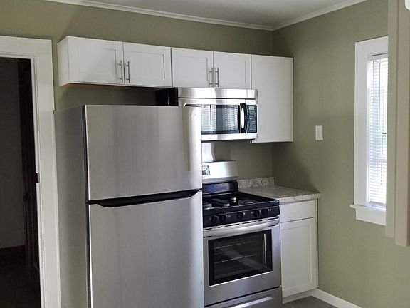 2nd image of 79 Shoreham Pkwy #1