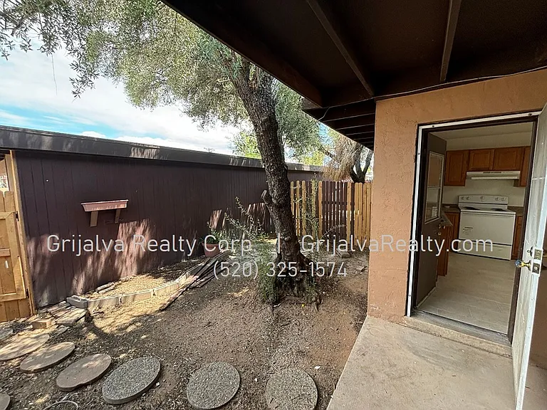 2451 Mitchell — Photo 7