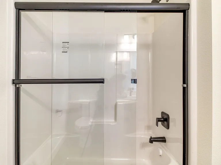Luxury Apartment in La Pine! — Photo 15