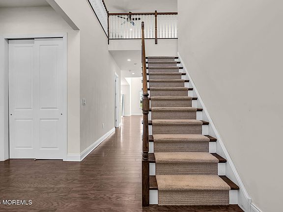 5th image of 27 Flagstone Court