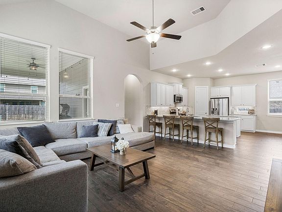 4th image of 238 Capriccio Ln
