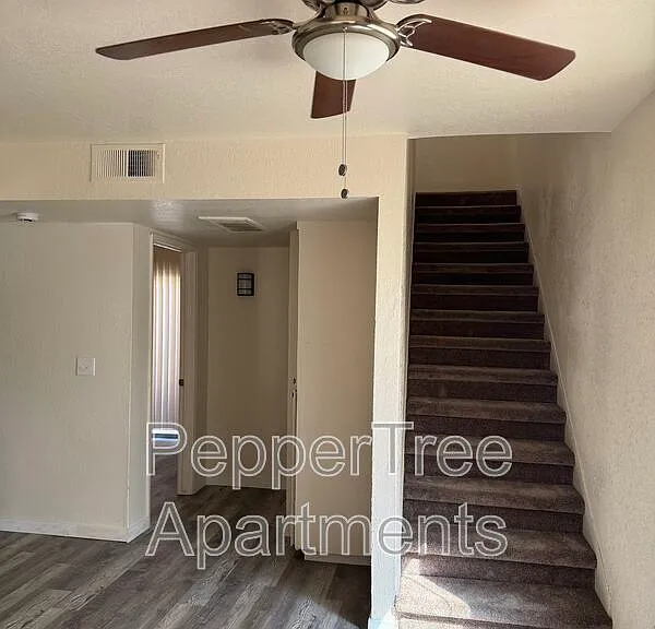 720 E Elm Ave #D — Photo 4