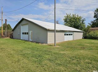 2328 W Main St, Salem, IL 62881