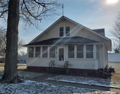 714 E 5th St, Vinton, IA, 52349