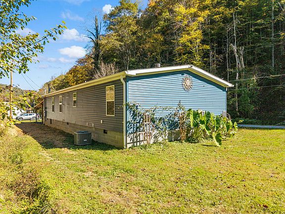 4th image of 930 Runyon Branch Rd