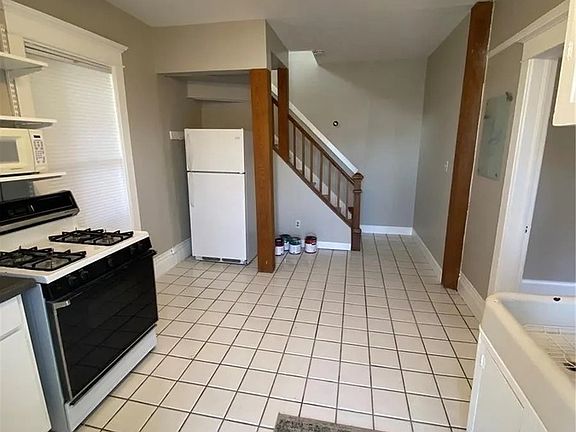 2nd image of 1225 N Clarkson St #3