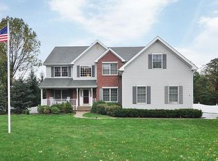 1 Jewel Dr, Flanders, NJ 07836