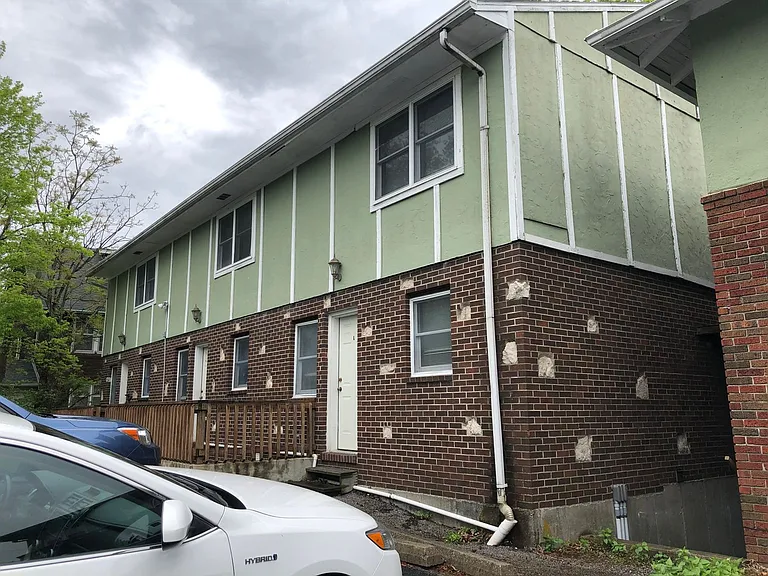 1617 Wilson Ave — Photo 1