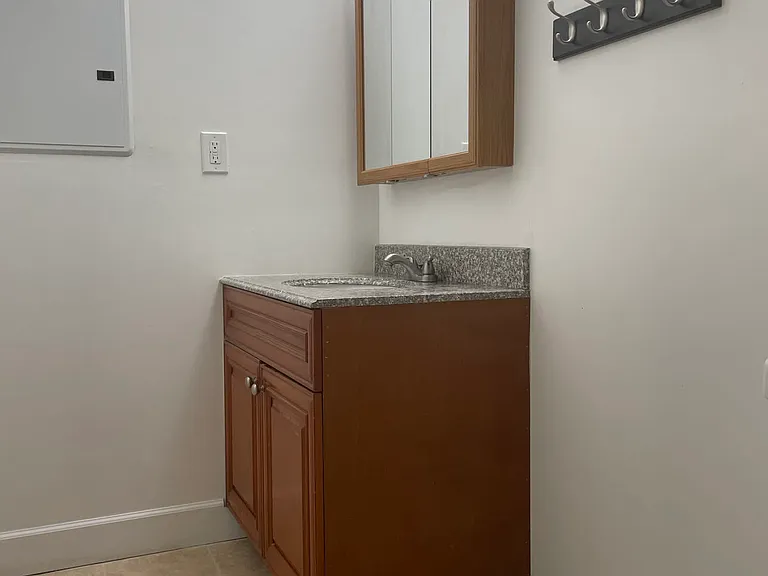 1032 Wood St #202 — Photo 4