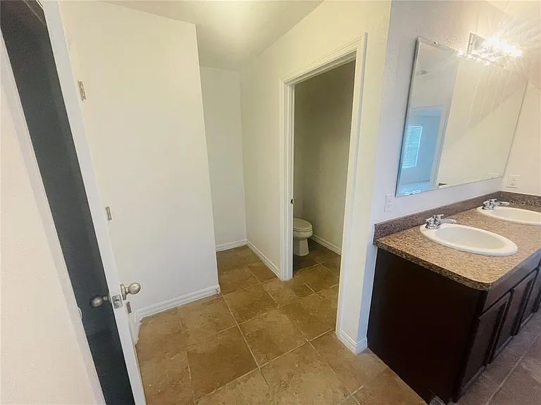 16616 Broadford Ln — Photo 19