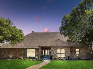 5716 Twin Brooks Dr, Dallas, TX 75252