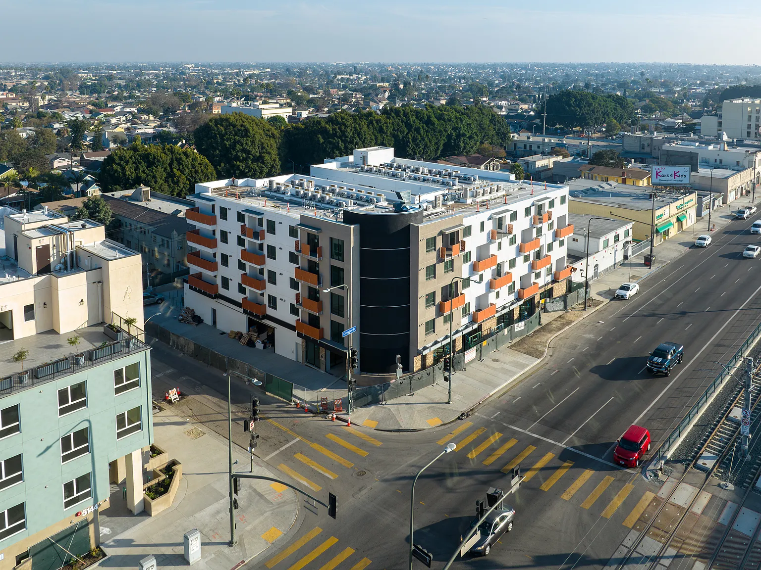 5300 Crenshaw Blvd — Photo 2