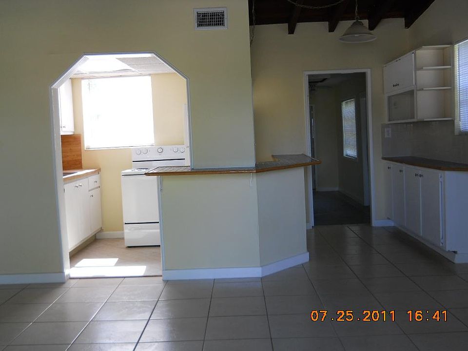 2nd image of 3620 SW 45th Ter