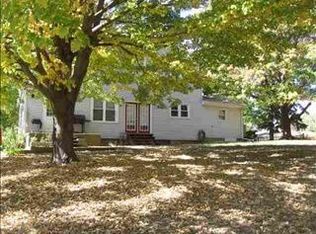 313 W Locust St, Saybrook, IL 61770