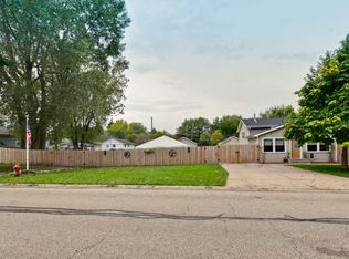 1604 Leslie Ave, Round Lake Beach, IL