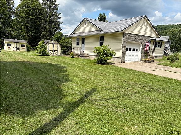 5th image of 3368 Maple Ave