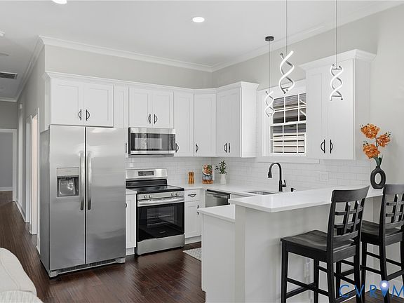 4th image of 3303 Decatur St