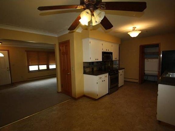 3rd image of 306 1st St SE