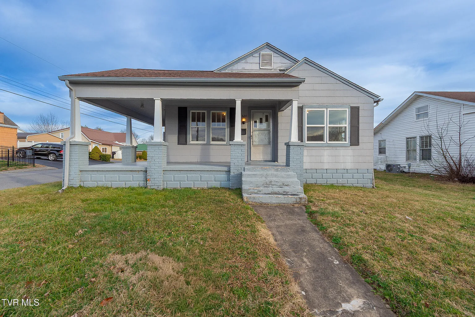 1601 Edgemont Ave photo 1