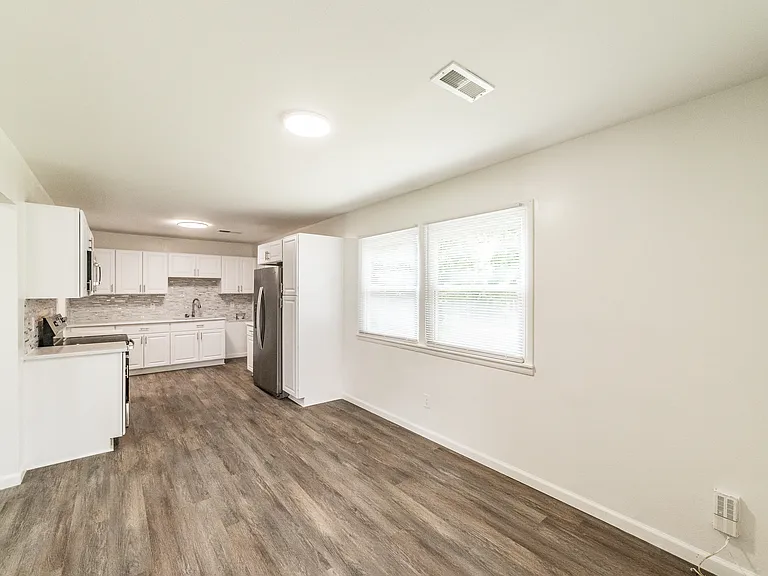 2239 Norwood Dr NW — Photo 5