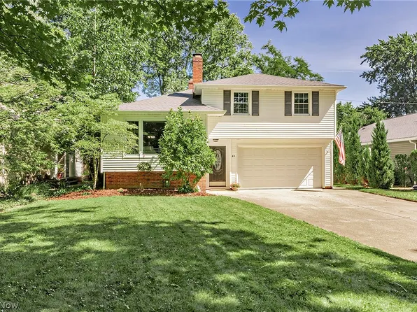 63 Shawondassee Dr, Timberlake, OH 44095