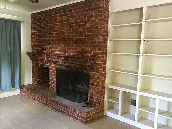 5th image of 906 Hazelwood Ln