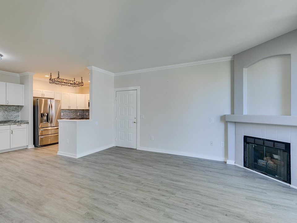 1st image of 1830 N Buffalo Dr Unit 2116