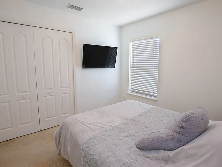 2527 Eisner Dr — Photo 22