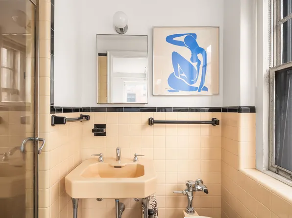 5 Riverside Drive image 8 of 11