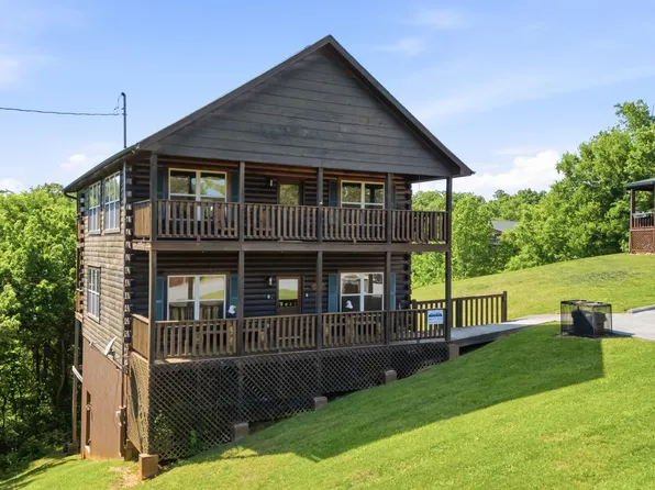 339 Oak Lake Dr, Sevierville, TN 37876