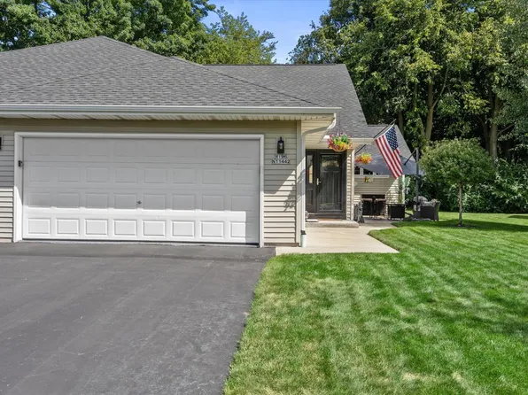 W196N11442 Shadow Wood DRIVE #2, Germantown, WI 53022