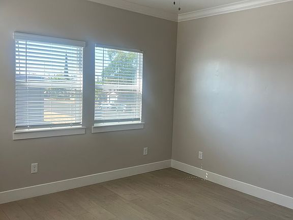 2nd image of 1363 Harris Ave
