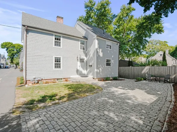 53 Prospect St, Newburyport, MA 01950