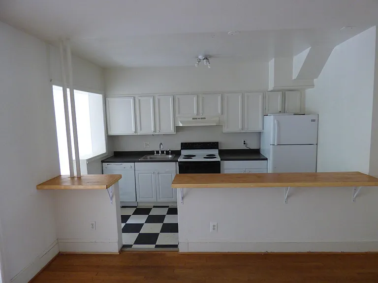 1929 38th St NW — Photo 5