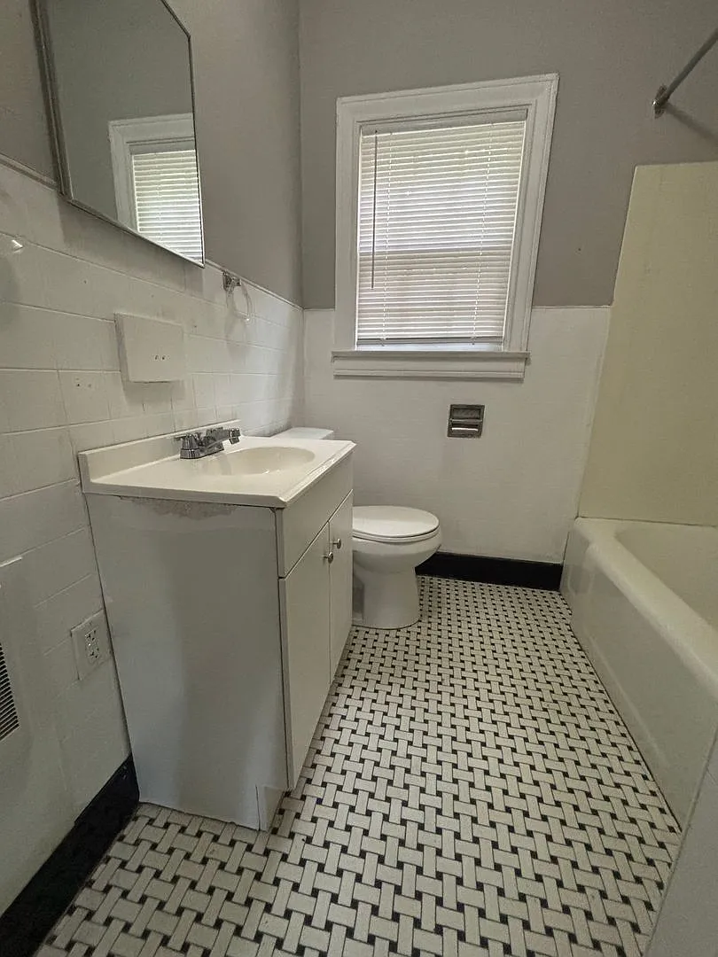 Summer Living At Its Best ! Trenton Area- Pets Welcome! Price Drop — Photo 3