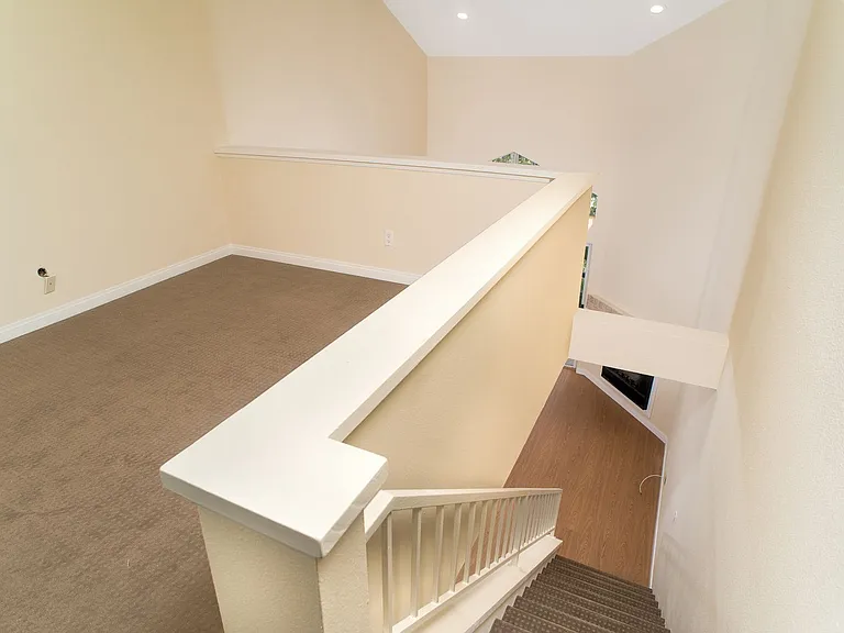 5500 Owensmouth Ave #329 — Photo 7