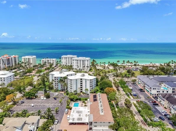 232 Banyan BLVD #232, NAPLES, FL 34102