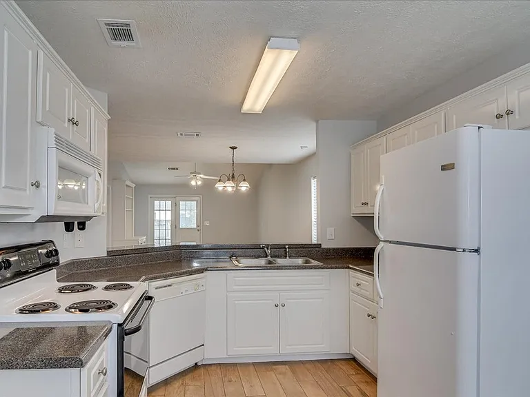 969 Cammaron Way — Photo 15