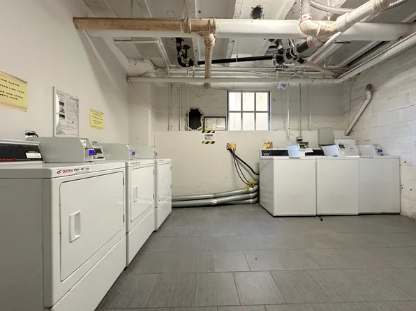 Lakeshore Apartments LP, 1918 Lakeshore Ave #4b2b4f7f9, Oakland, CA 94606