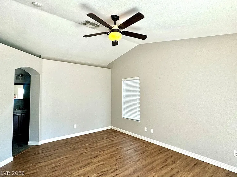 10224 Desert Wind Dr — Photo 13