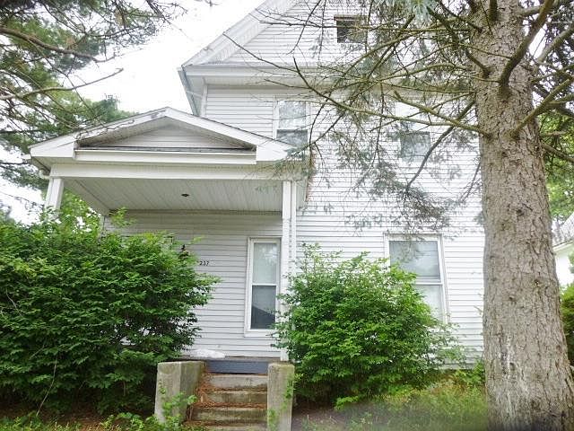 1st image of 237 W Birdsall St