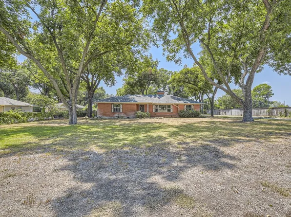 1318 E Union Bower Rd, Irving, TX 75061