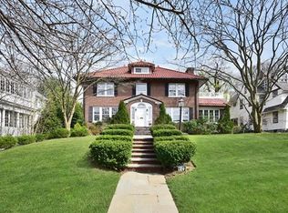 10 School Ln, Scarsdale, NY 10583